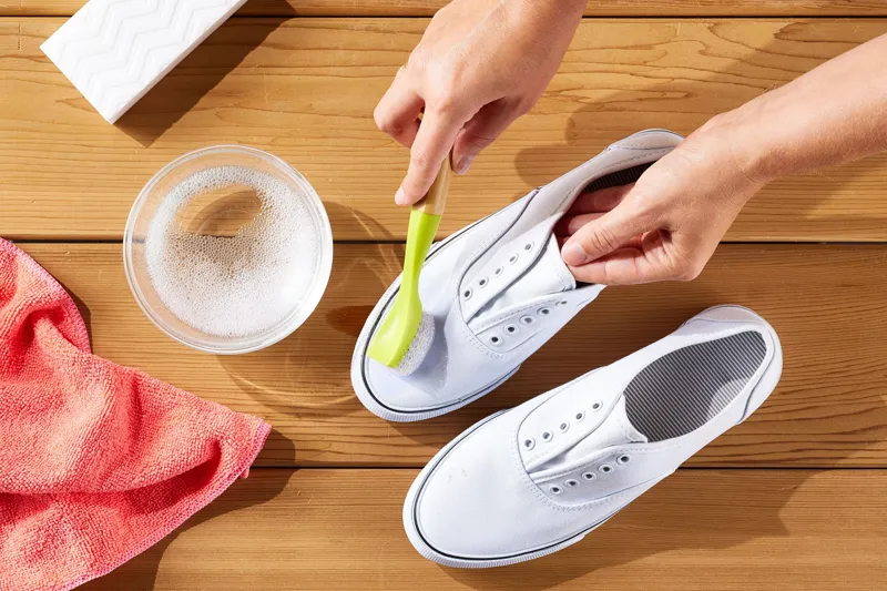 Tvätta sneakers – enkla knep för rena och fräscha skor